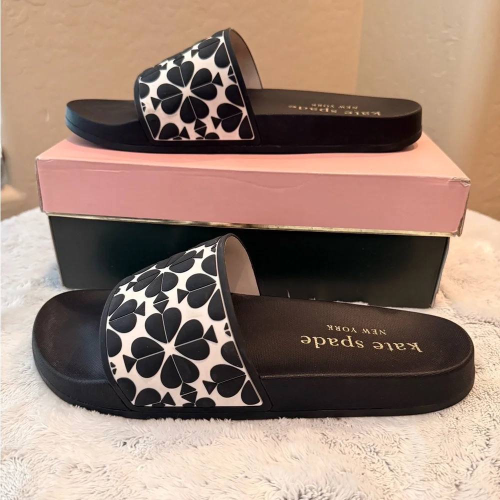 Kate Spade Black and Cream Clover Sandals - Picture 5 of 8